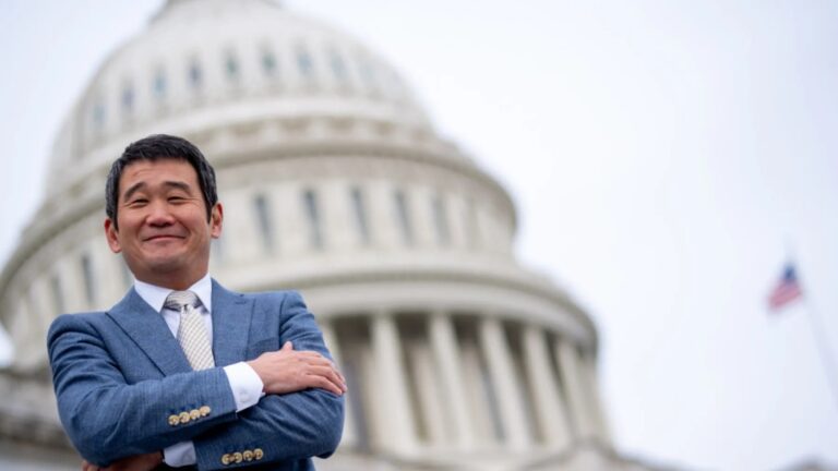 Min sides with the Ayatollah over America